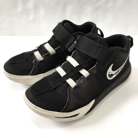 Nike little boys Kyrie Flytrap 5 Basketball Shoes black & white strap Sneakers - Picture 1 of 13